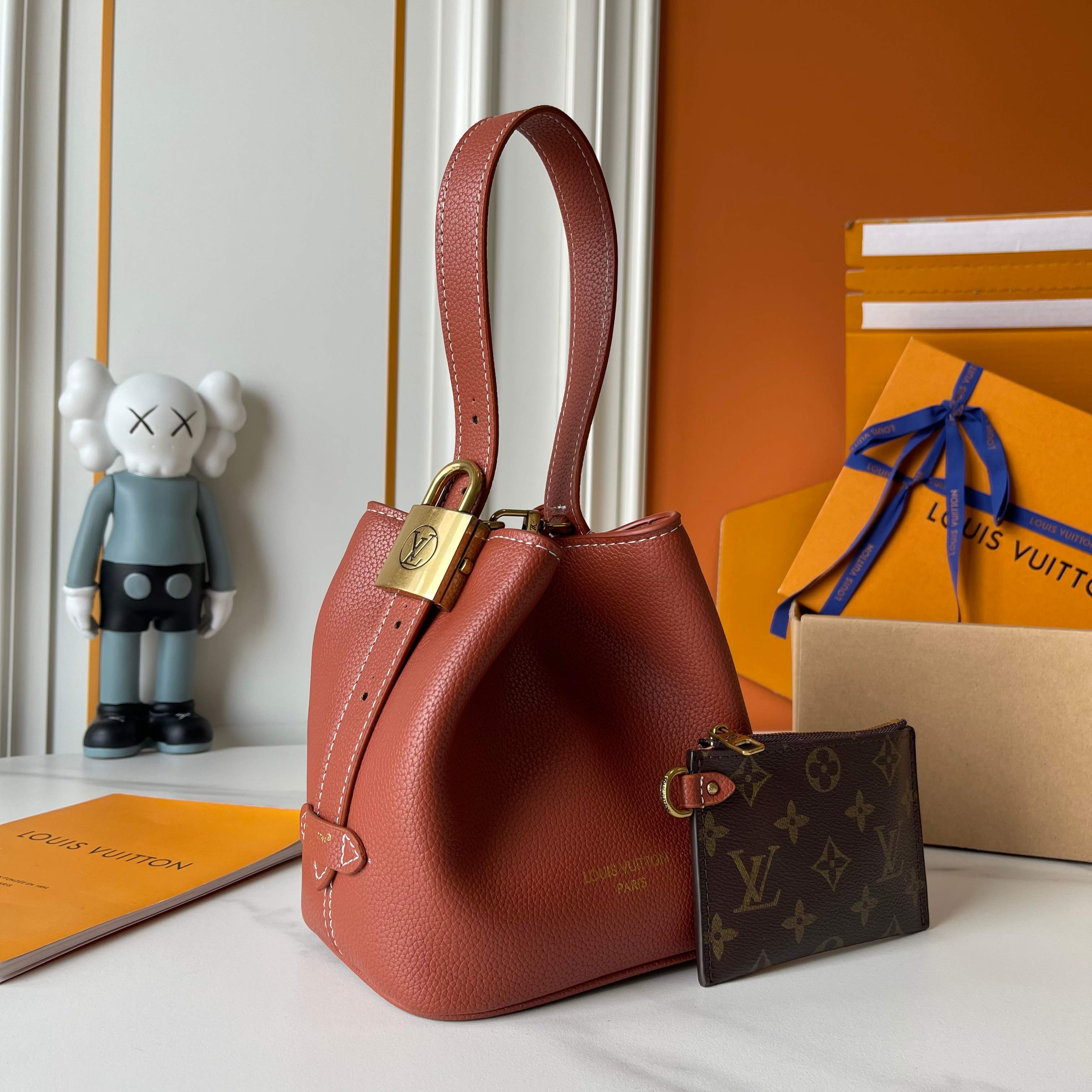 スーパーコピーバッグ国内発送対応N品安全必ず届く信用できるサイト